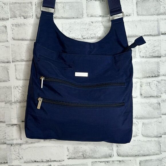 Baggallini Bucket Bagg Crossbody Purse Bag Wallet Carryall Blue - Picture 3 of 8